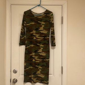 Long sleeve body con camo midi dress